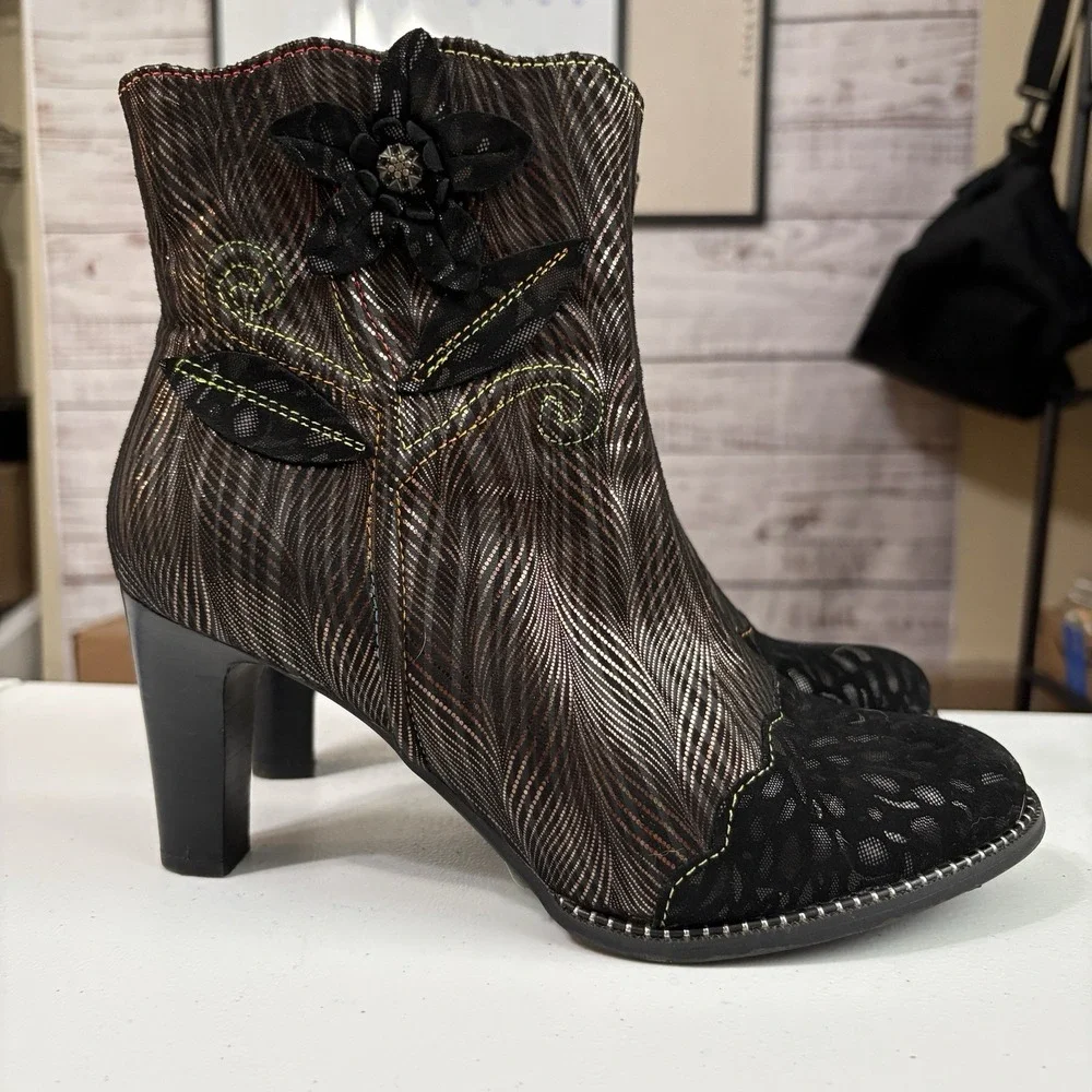 Spring Step L' Artiste Ignited Booties 39/9 Black Lace Floral Side Zip Victorian